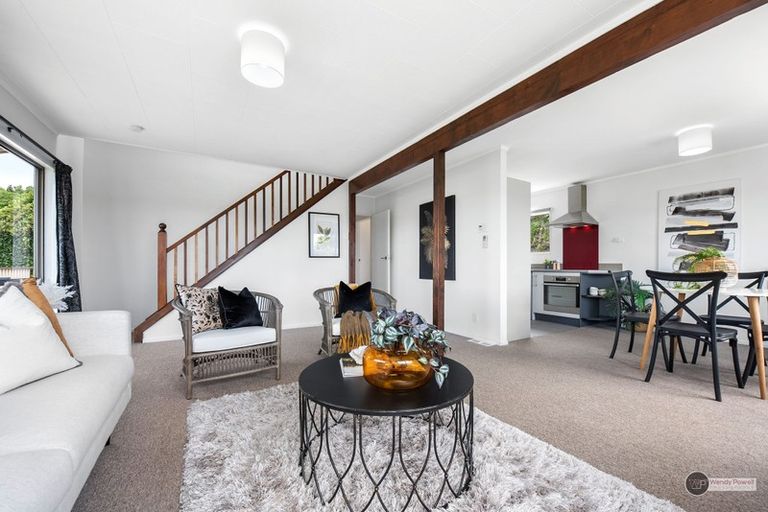 Photo of property in 47 Pokohiwi Road, Normandale, Lower Hutt, 5010