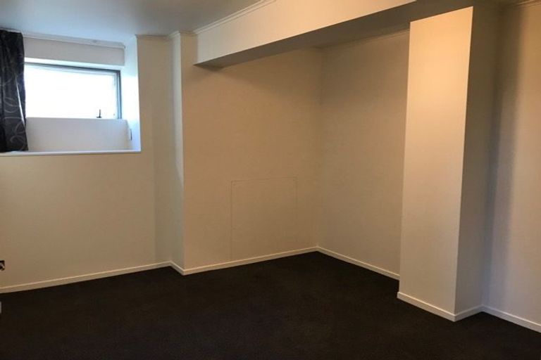 Photo of property in 32 Roick Parade, Glen Eden, Auckland, 0602