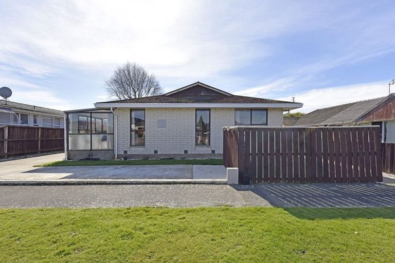 Photo of property in 1/17 Apollo Place, Papanui, Christchurch, 8052