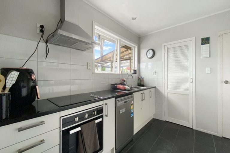 Photo of property in 1 Iorangi Place, Hillpark, Auckland, 2102