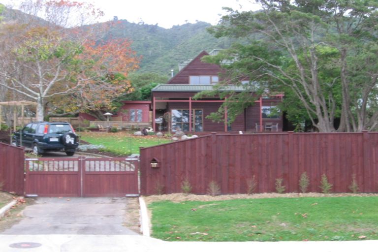 Photo of property in 69 Winara Avenue, Waikanae, 5036