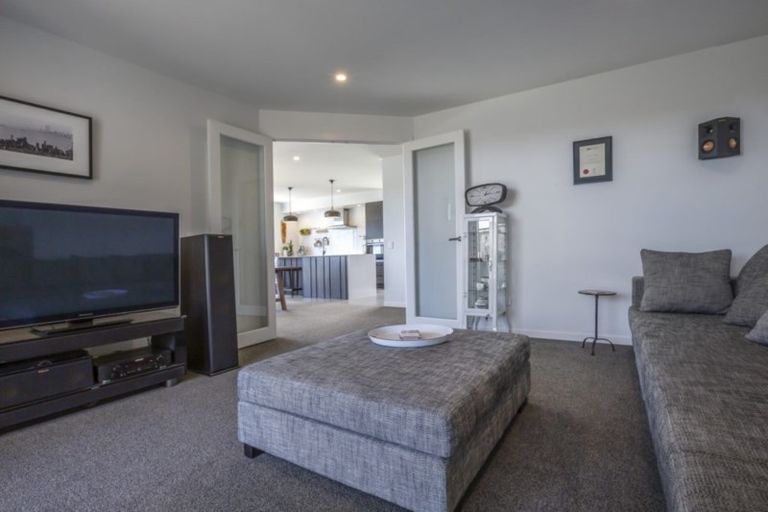 Photo of property in 76 Endeavour Drive, Whitby, Porirua, 5024