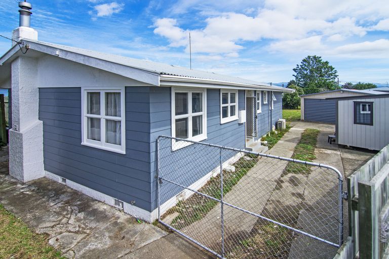 Photo of property in 63 River Road, Masterton, 5810