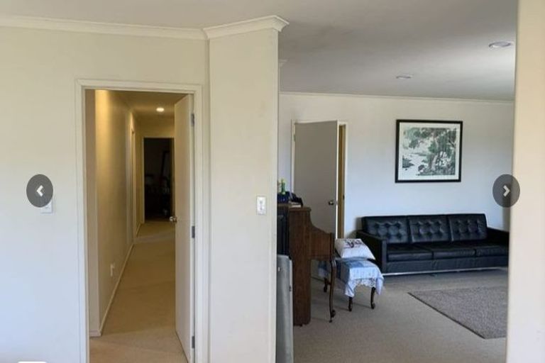 Photo of property in 10 Nimstedt Avenue, Oteha, Auckland, 0632
