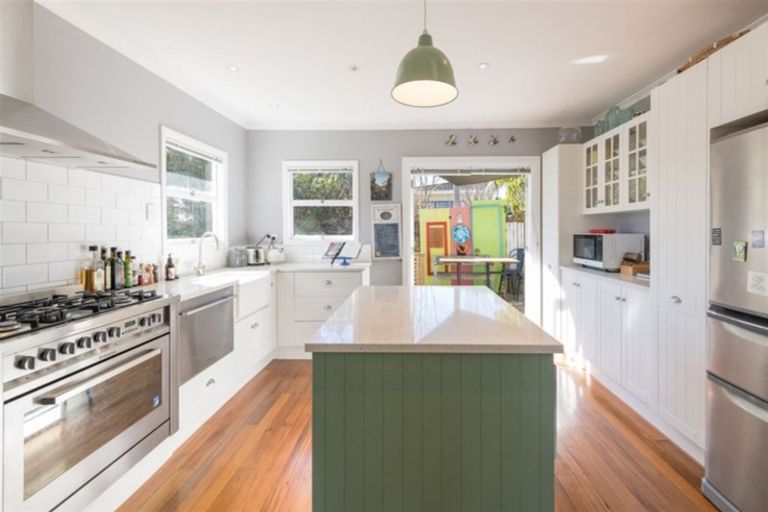 Photo of property in 82 Campbell Street, Nelson South, Nelson, 7010