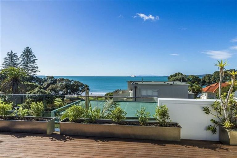 Photo of property in 15 The Strand, Takapuna, Auckland, 0622