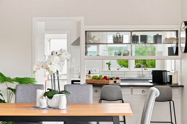 Photo of property in 1/497 Beach Road, Murrays Bay, Auckland, 0630