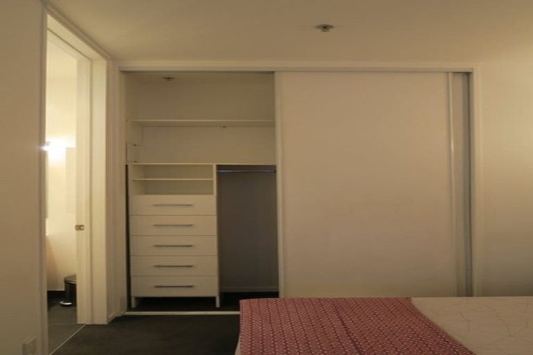 Photo of property in Guardian Apartments, 406/105 Queen Street, Auckland Central, Auckland, 1010