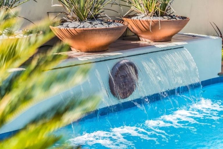 Photo of property in 1/53 Churchill Road, Murrays Bay, Auckland, 0630