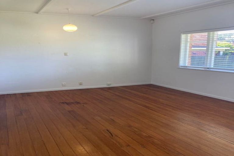 Photo of property in 15 Hattaway Avenue, Bucklands Beach, Auckland, 2012