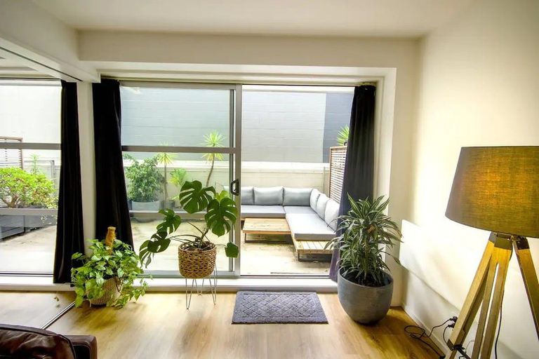 Photo of property in 8/8 Clayton Street, Newmarket, Auckland, 1023