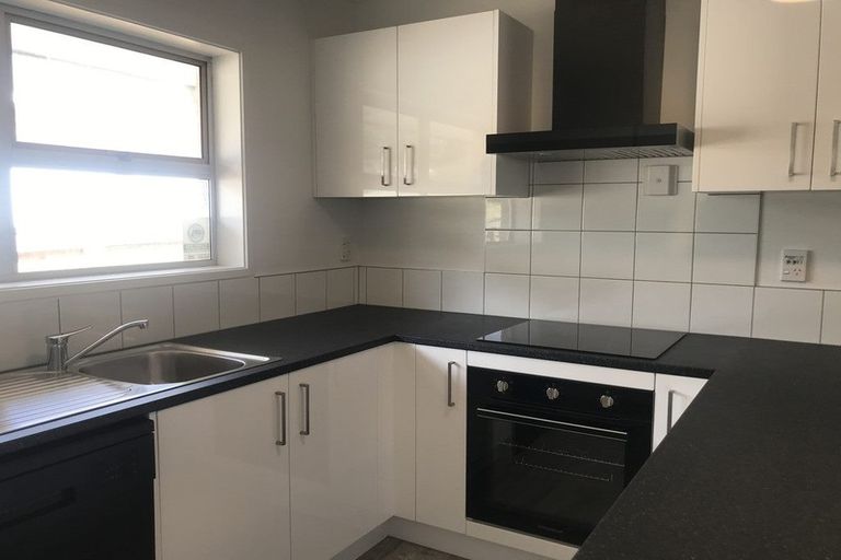 Photo of property in 2/86 Archers Road, Glenfield, Auckland, 0629