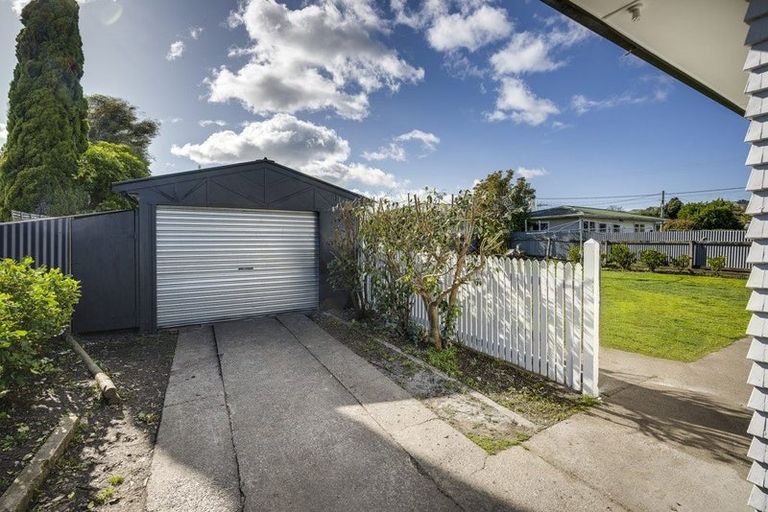 Photo of property in 1 Palmerston Road, Havelock North, 4130
