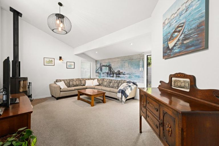 Photo of property in 120 Tauroa Road, Havelock North, 4130