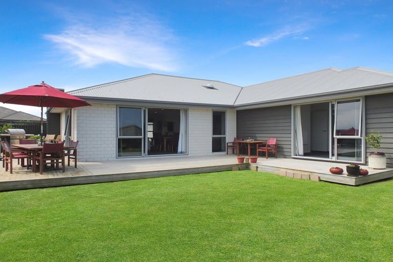 Photo of property in 10 Godwit Court, Foxton Beach, Foxton, 4815