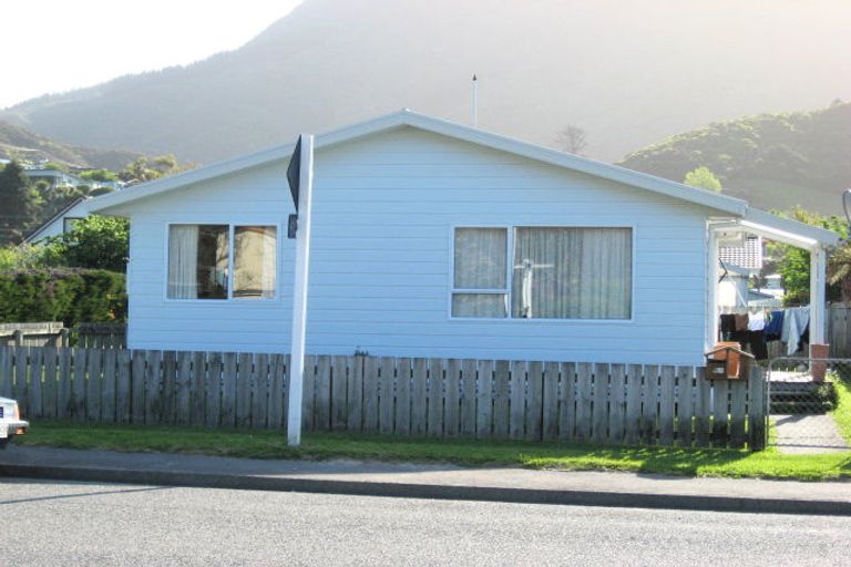 Photo of property in 39a York Street, Picton, 7220