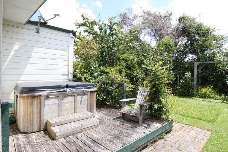 Photo of property in 2 Cambridge Street, Pahiatua, 4910