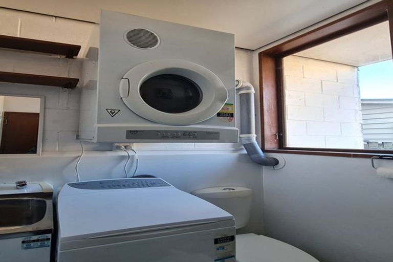 Photo of property in 45 Howe Street, North Dunedin, Dunedin, 9016