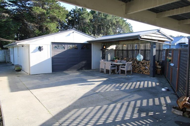Photo of property in 60 Nash Parade, Foxton Beach, Foxton, 4815