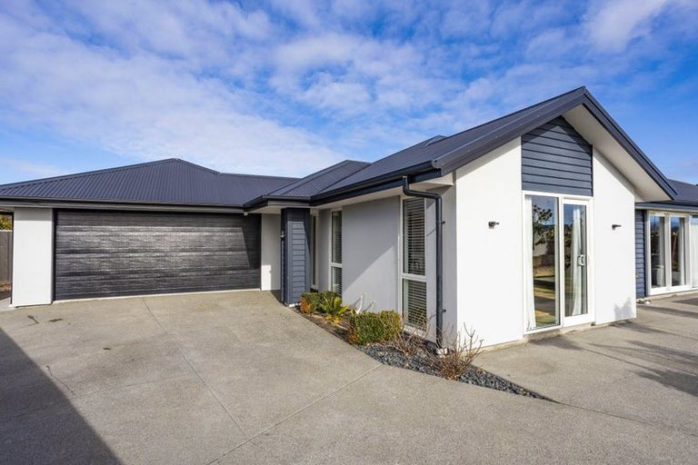 Photo of property in 70 Watkins Drive, Rangiora, 7400