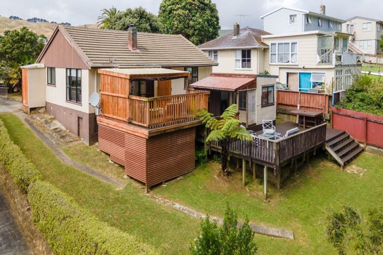 Photo of property in 25 Waihemo Street, Waitangirua, Porirua, 5024