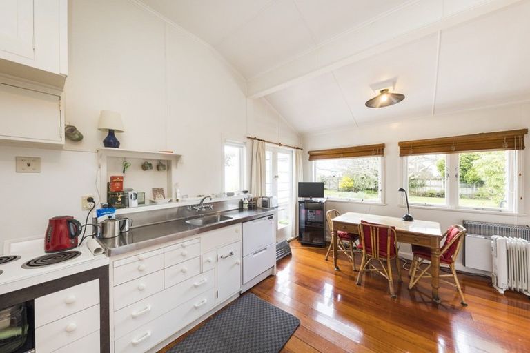 Photo of property in 202 Park Road, Hokowhitu, Palmerston North, 4410