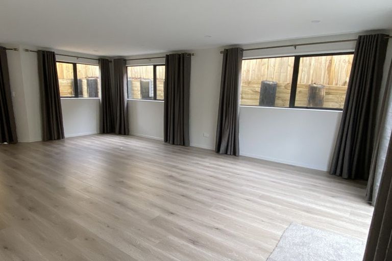 Photo of property in 44b Cheval Drive, Totara Vale, Auckland, 0629