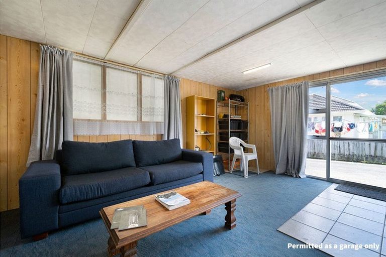 Photo of property in 1/8 Devon Street, Te Atatu South, Auckland, 0610