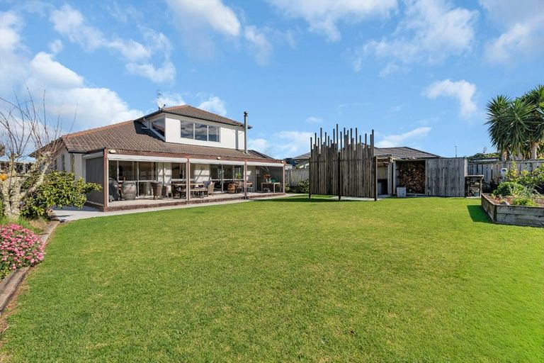 Photo of property in 9 Paradise Point Place, One Tree Point, 0118