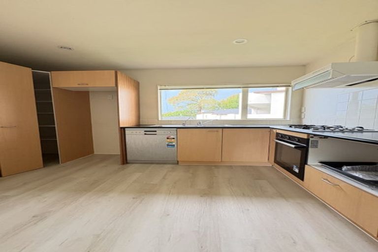 Photo of property in 31 Bronzewing Terrace, Unsworth Heights, Auckland, 0632