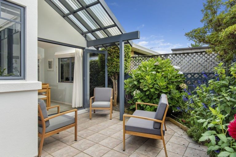 Photo of property in 480c Devonport Road, Tauranga South, Tauranga, 3112