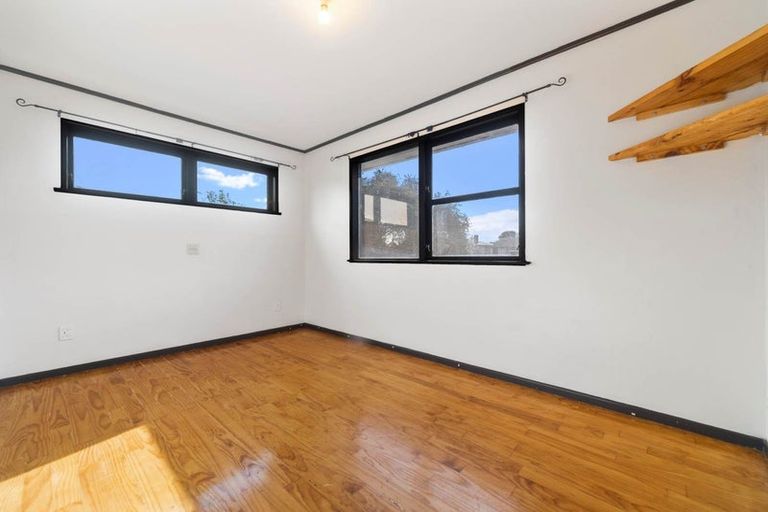 Photo of property in 5 Ainsdale Place, Manurewa, Auckland, 2102