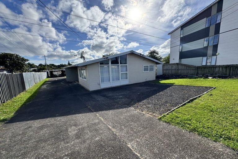 Photo of property in 2/122 Clayton Avenue, Otara, Auckland, 2023