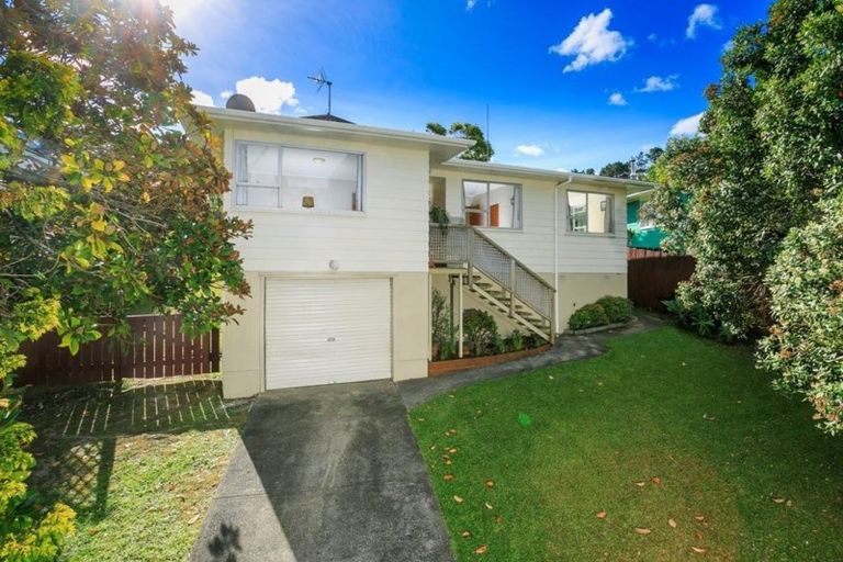 Photo of property in 52 Lavery Place, Sunnynook, Auckland, 0632