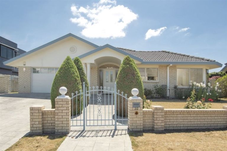 Photo of property in 32 Seychelles Drive, Papamoa Beach, Papamoa, 3118