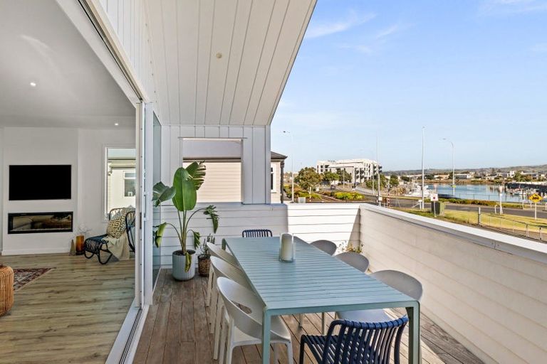 Photo of property in 33 Coronation Street, Ahuriri, Napier, 4110