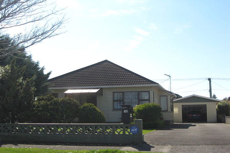 Photo of property in 19 Exeter Street, Brooklands, New Plymouth, 4310