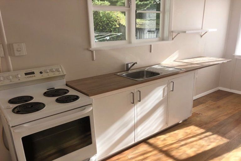 Photo of property in 380 George Street, Stokes Valley, Lower Hutt, 5019