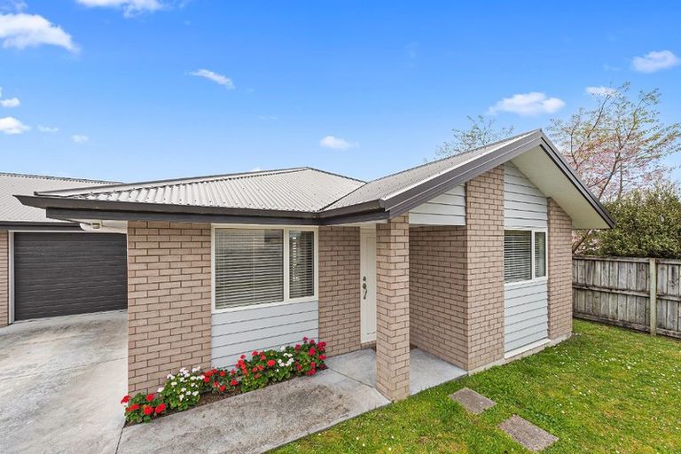 Photo of property in 22 Shrule Place, Huntington, Hamilton, 3210