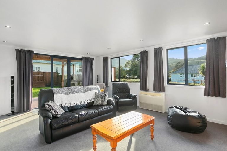 Photo of property in 6 Freyberg Avenue, Sawyers Bay, Port Chalmers, 9023