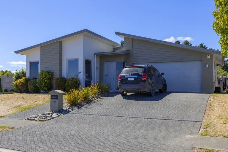 Photo of property in 129 Victory Drive, Wharewaka, Taupo, 3330