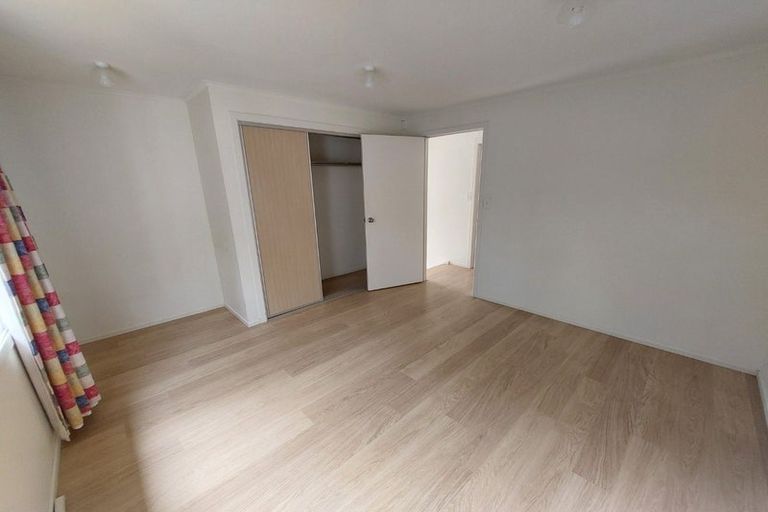 Photo of property in 57 Knights Road, Rothesay Bay, Auckland, 0630