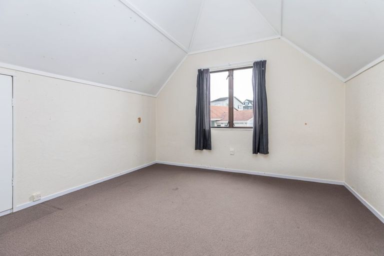 Photo of property in 2/24 Thalia Place, Totara Vale, Auckland, 0629