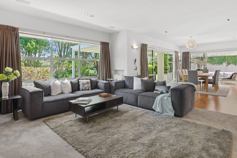 Photo of property in 33 Oak Manor Drive, Albany, Auckland, 0632