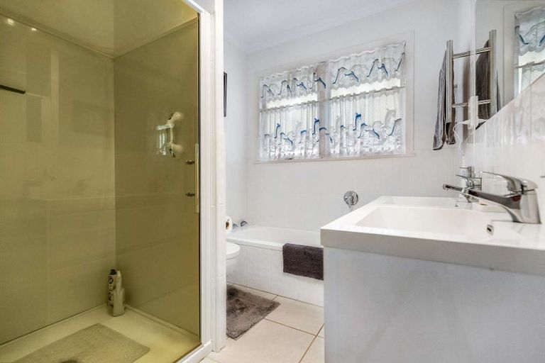 Photo of property in 2 Awatere Avenue, Beerescourt, Hamilton, 3200