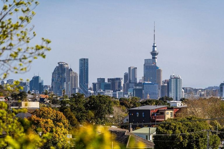 Photo of property in 2/49 Merani Street, Belmont, Auckland, 0622