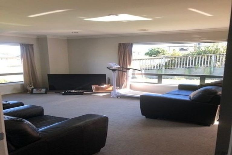 Photo of property in 66 Te Puia Drive, Aotea, Porirua, 5024