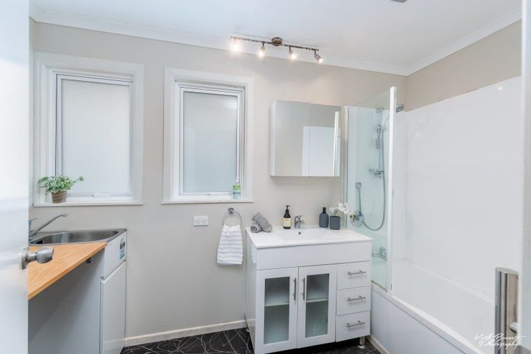 Photo of property in 14 Prestige Place, Maoribank, Upper Hutt, 5018