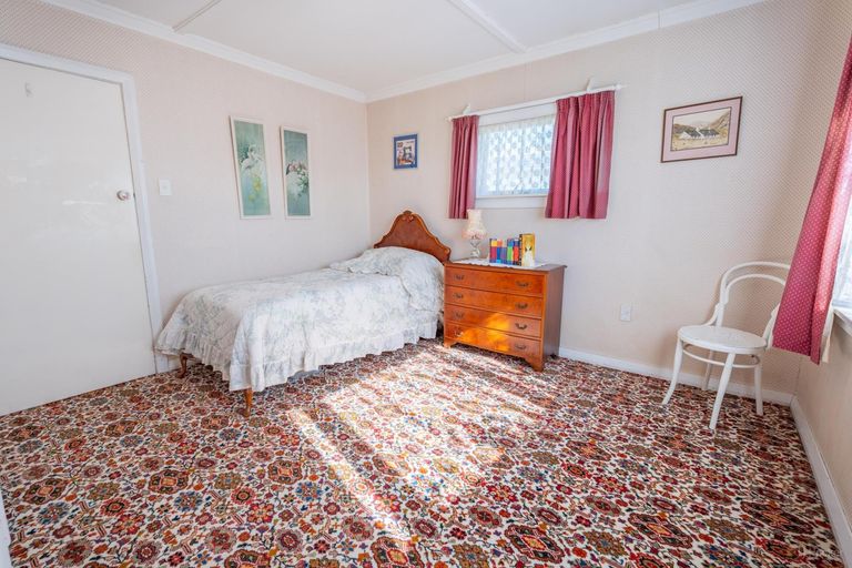 Photo of property in 25 Hughes Street, Waimate, 7924
