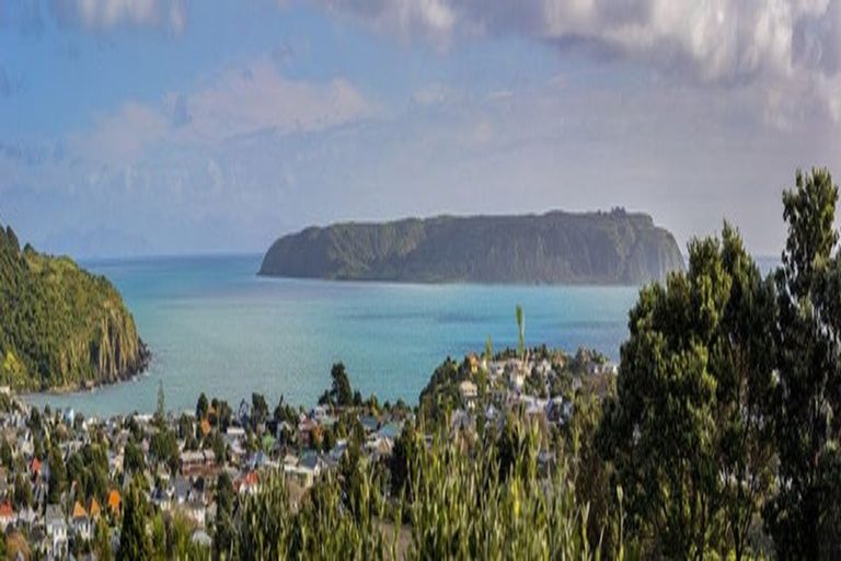 Photo of property in 117 Gloaming Hill, Titahi Bay, Porirua, 5022